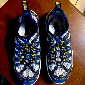 G.H. Bass & Co. DAPHNE shoe/ sneaker size 6.5